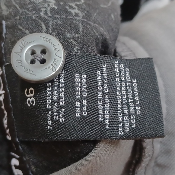 Travis Mathew Shorts - Picture 2 of 2